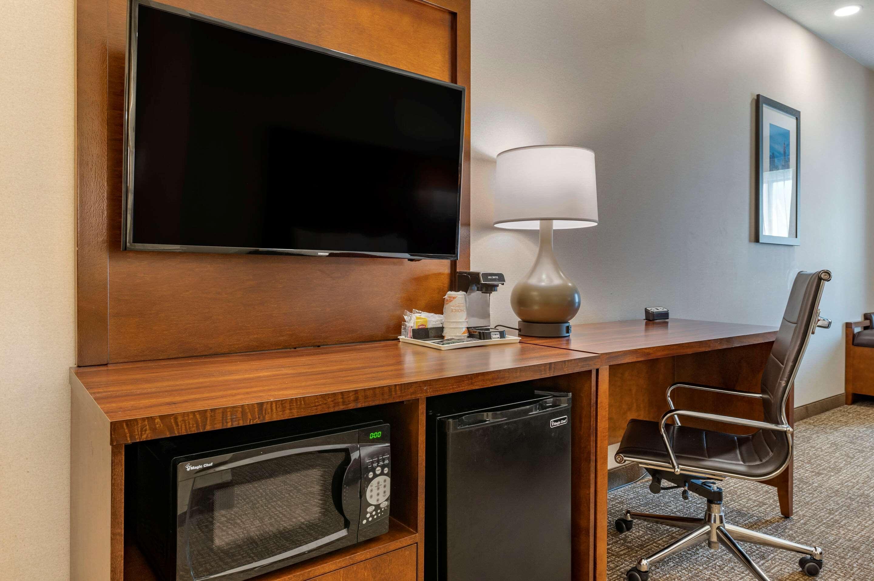 Comfort Suites Columbus Airport Екстер'єр фото