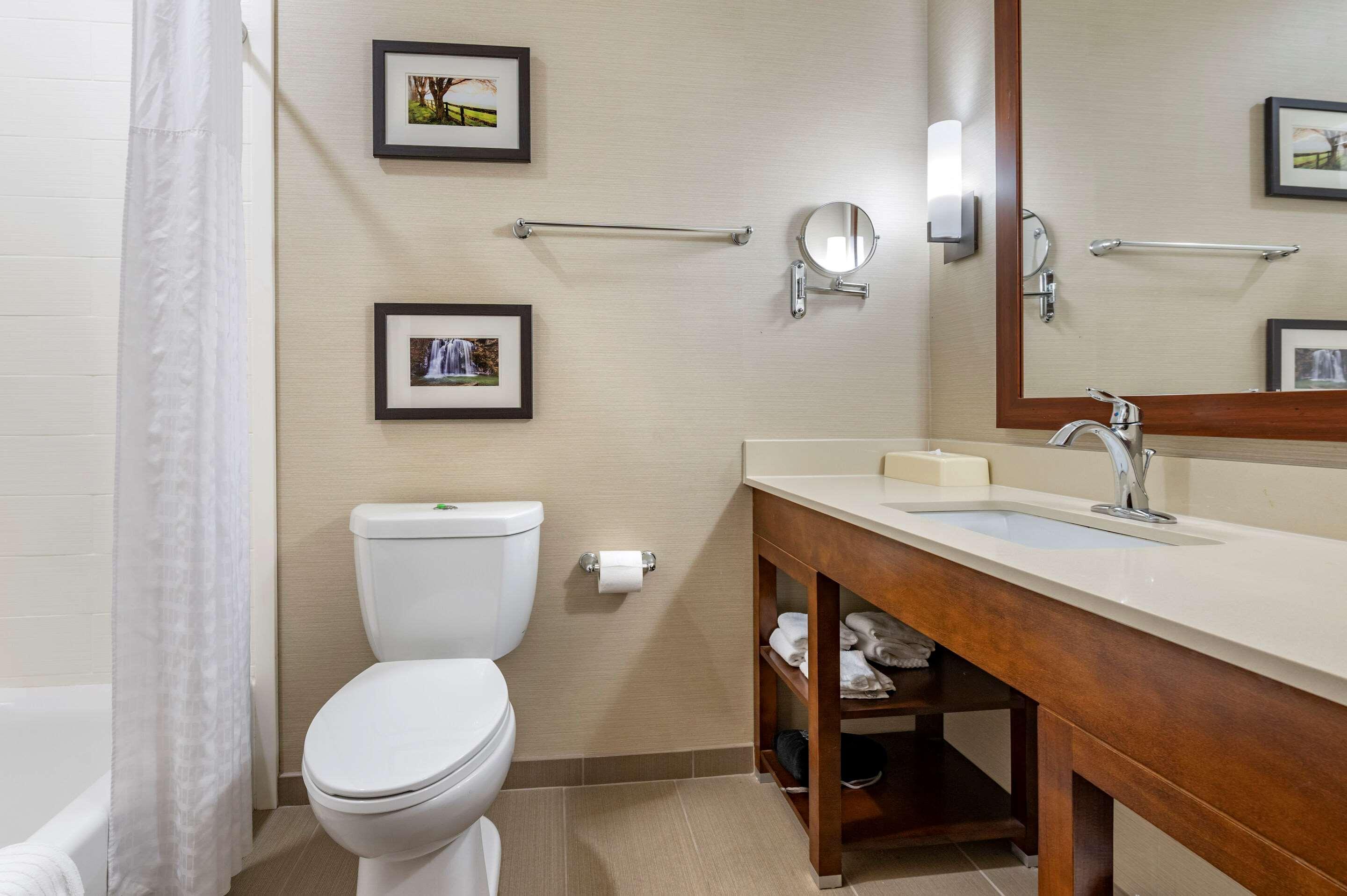 Comfort Suites Columbus Airport Екстер'єр фото
