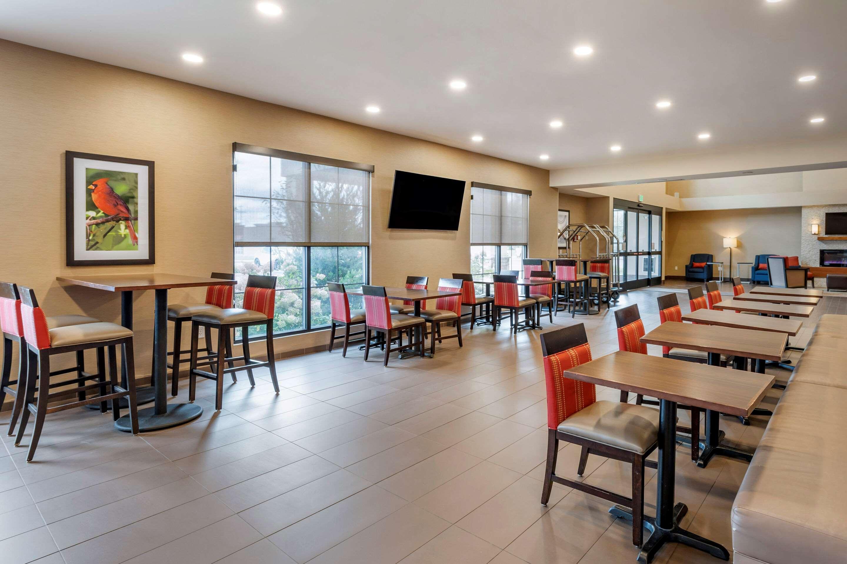 Comfort Suites Columbus Airport Екстер'єр фото