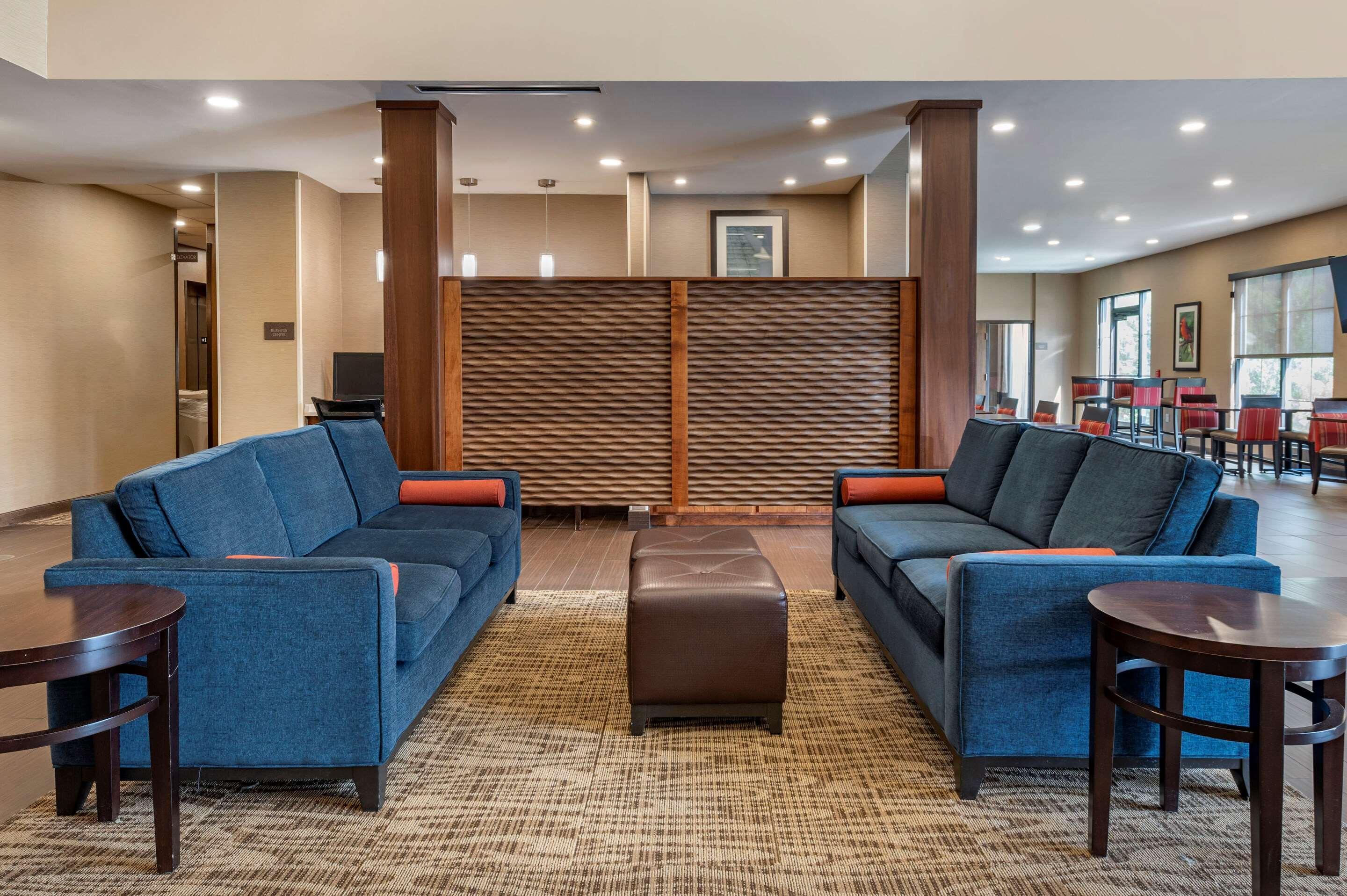 Comfort Suites Columbus Airport Екстер'єр фото