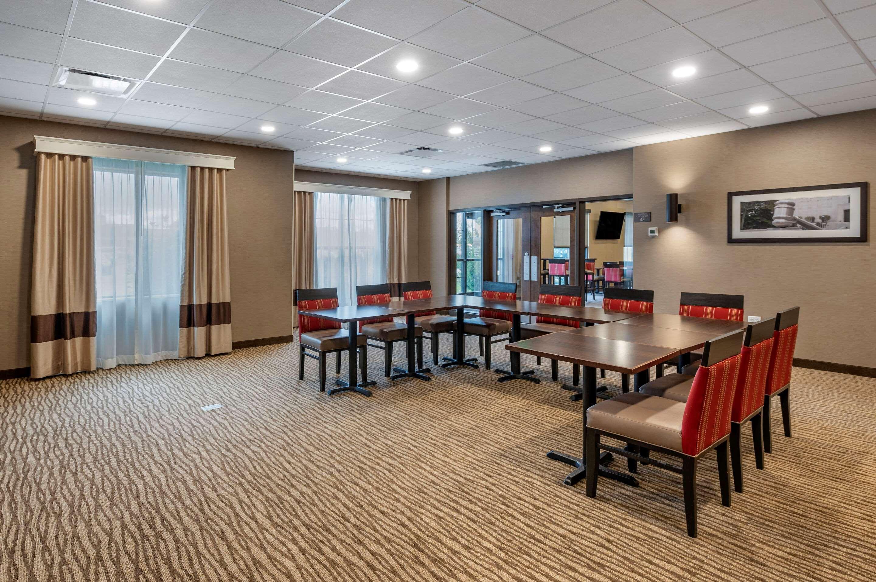 Comfort Suites Columbus Airport Екстер'єр фото